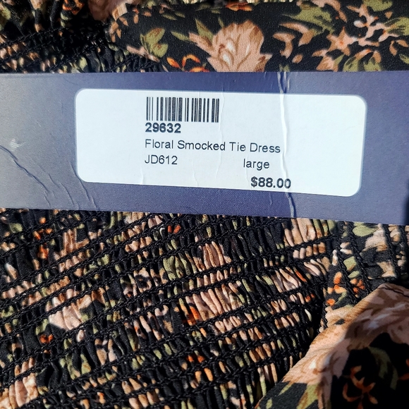NWT Reset by Jane floral smocked tie dress - Picture 9 of 10
